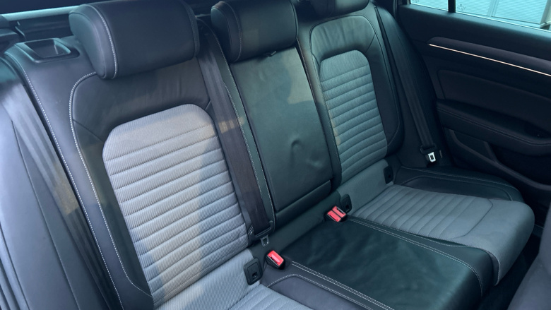 Volkswagen Passat 2.0 TDI R-Line 5dr DSG Diesel Estate